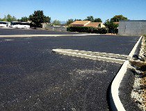 Parking poids lourd en enrobé et bordure